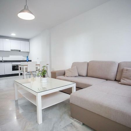 Apartamento En La Carihuela Con Piscina Y Parking, Al Lado De La Playa Apartamento Torremolinos Exterior foto