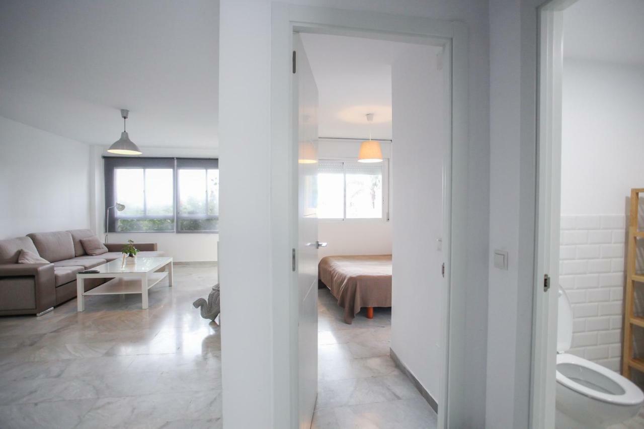 Apartamento En La Carihuela Con Piscina Y Parking, Al Lado De La Playa Apartamento Torremolinos Exterior foto